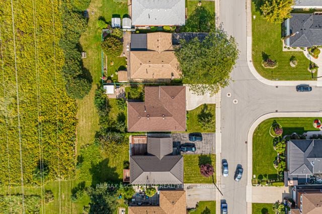 64 Forest Hill Cres