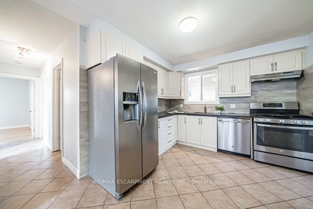 64 Forest Hill Cres