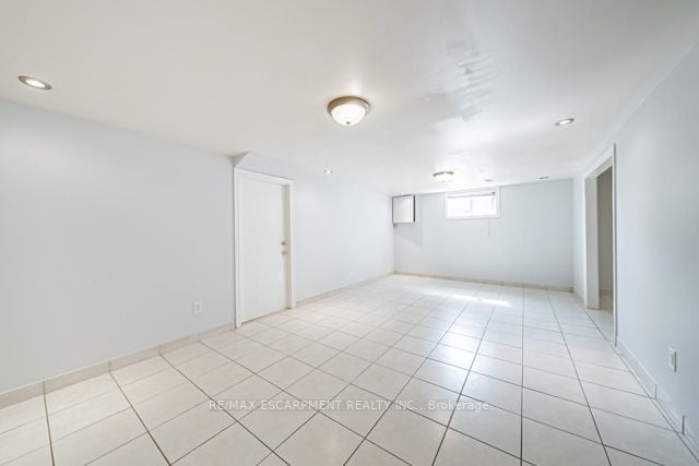 64 Forest Hill Cres