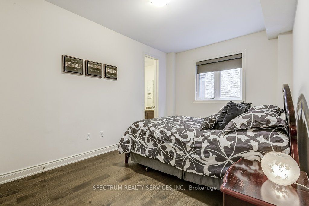 35 Chaumont Drive