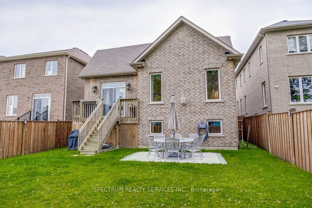 35 Chaumont Drive