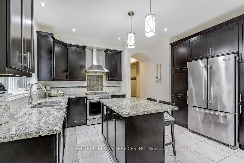 35 Chaumont Drive