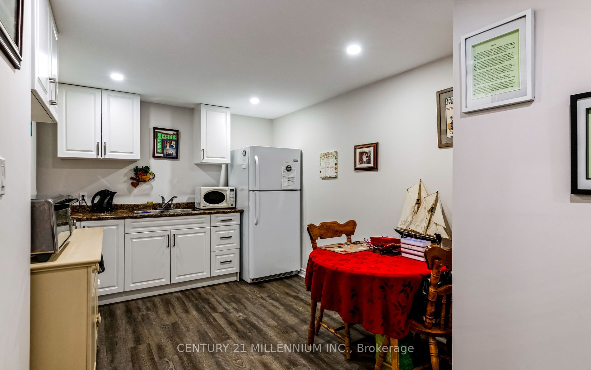 28 Mitchell Cres