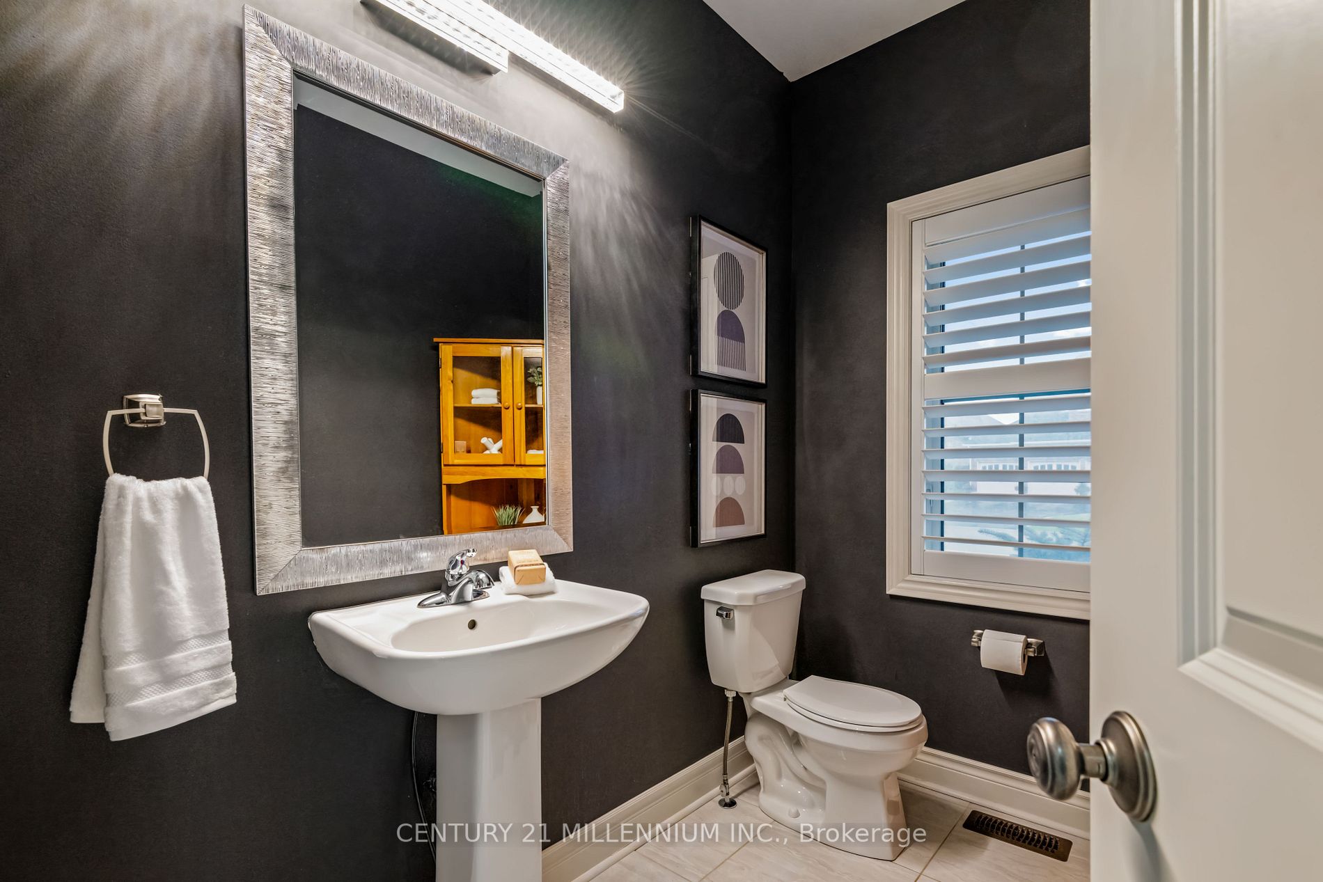 28 Mitchell Cres