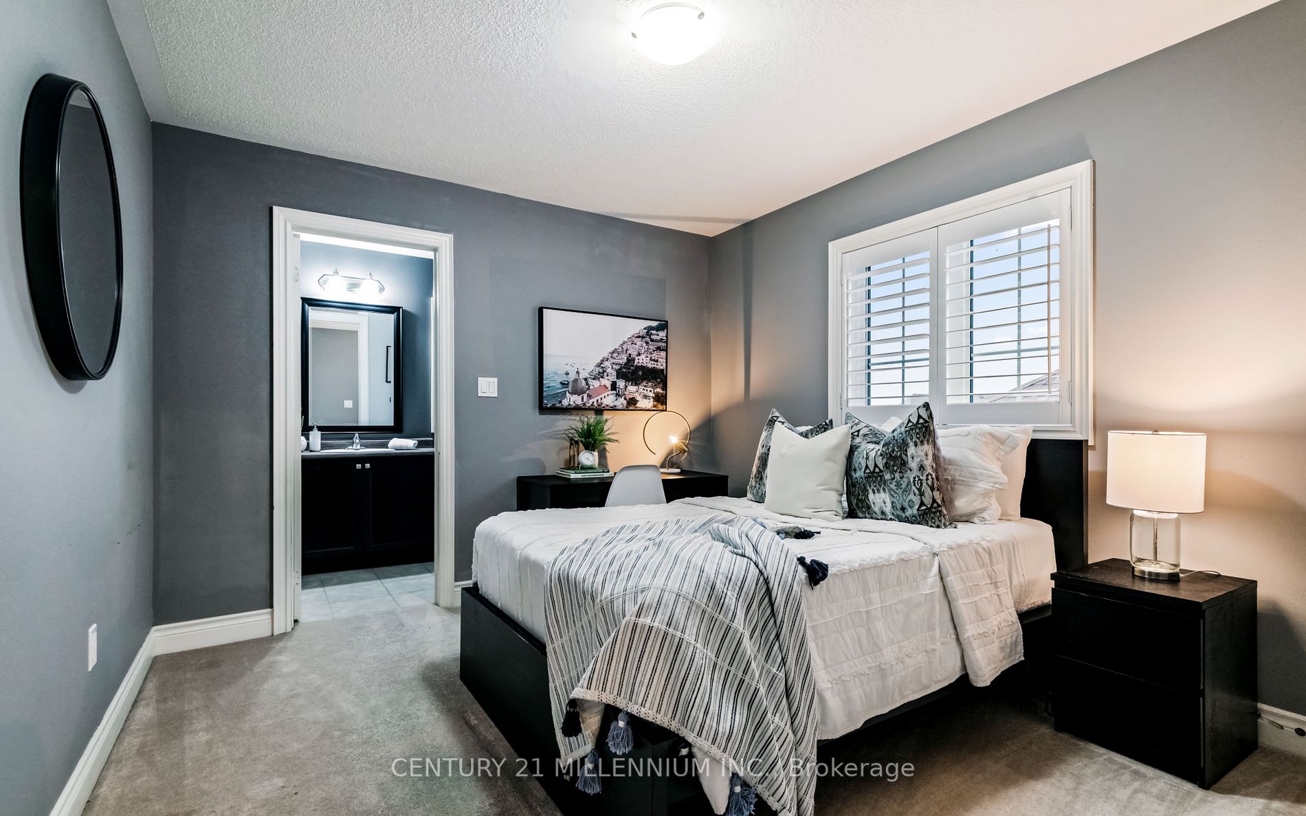 28 Mitchell Cres