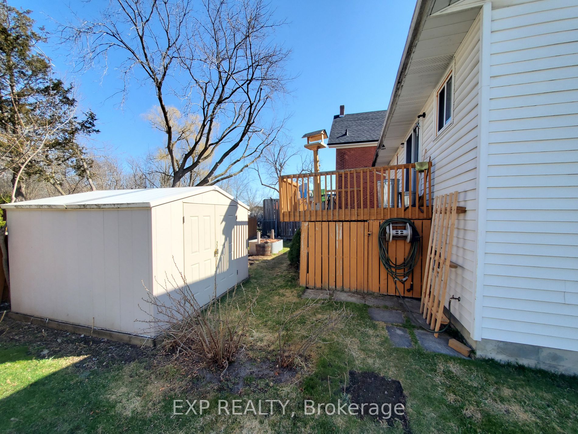688 Frank St