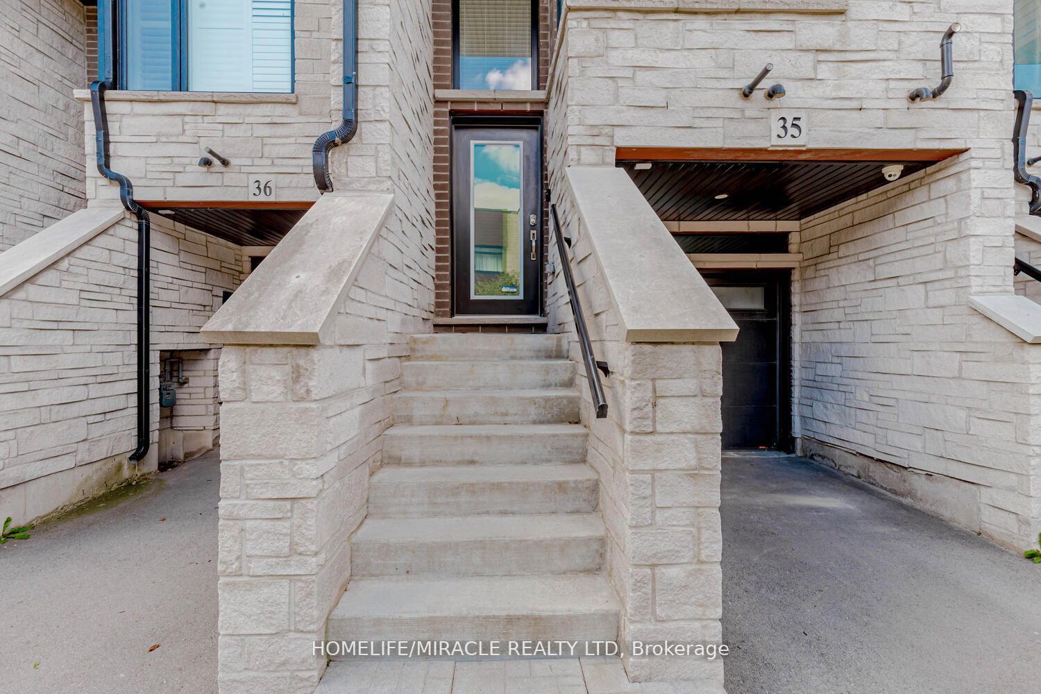 35 Midhurst Hts, #35