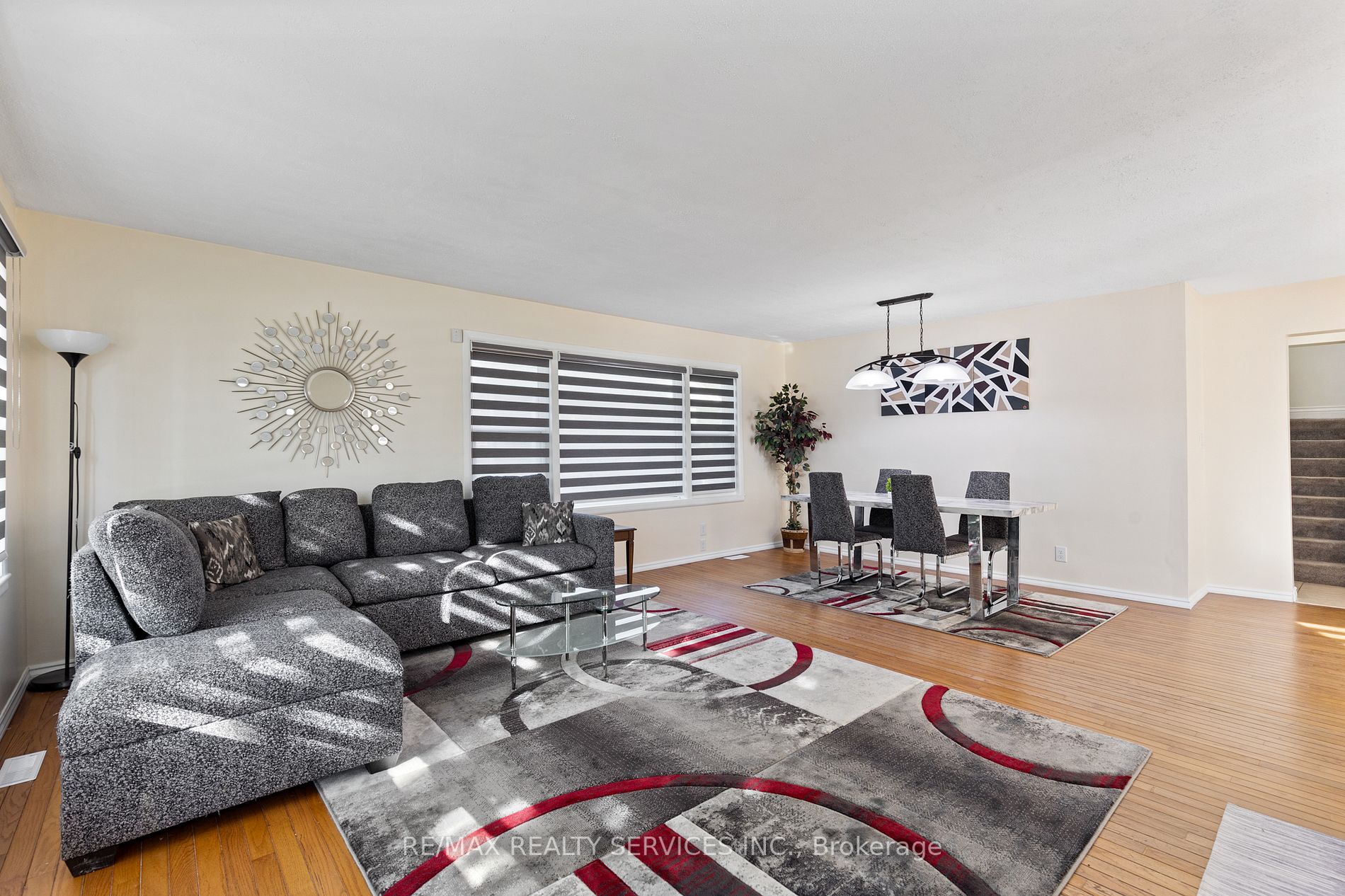 1032 Lauzon Rd