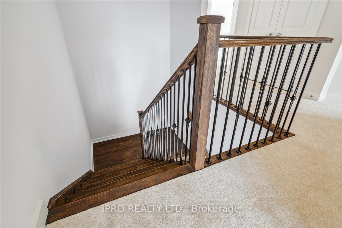 14 Butternet Dr E