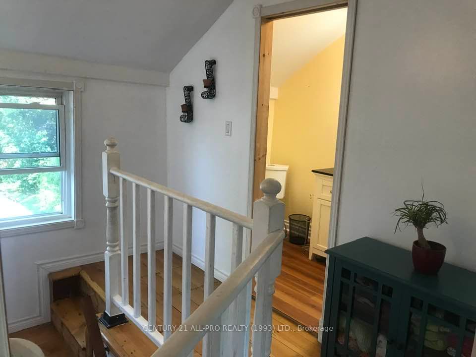 306 Tweed St