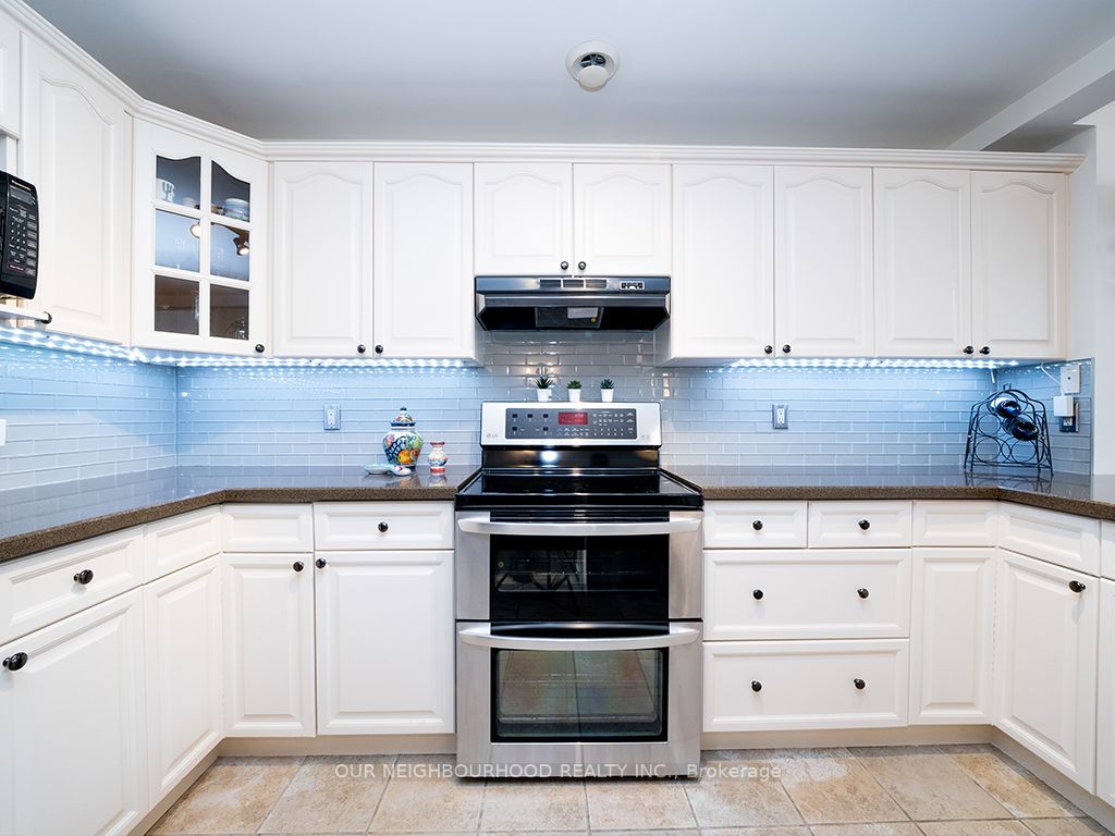 19-21 King St W, #201