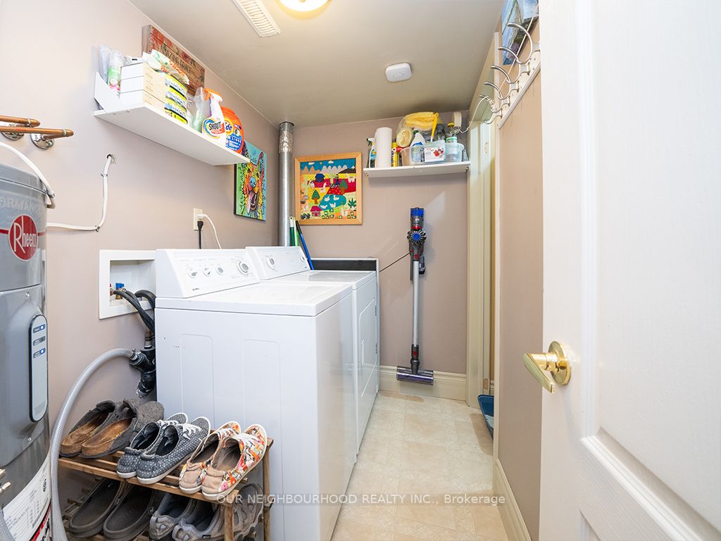 19-21 King St W, #201