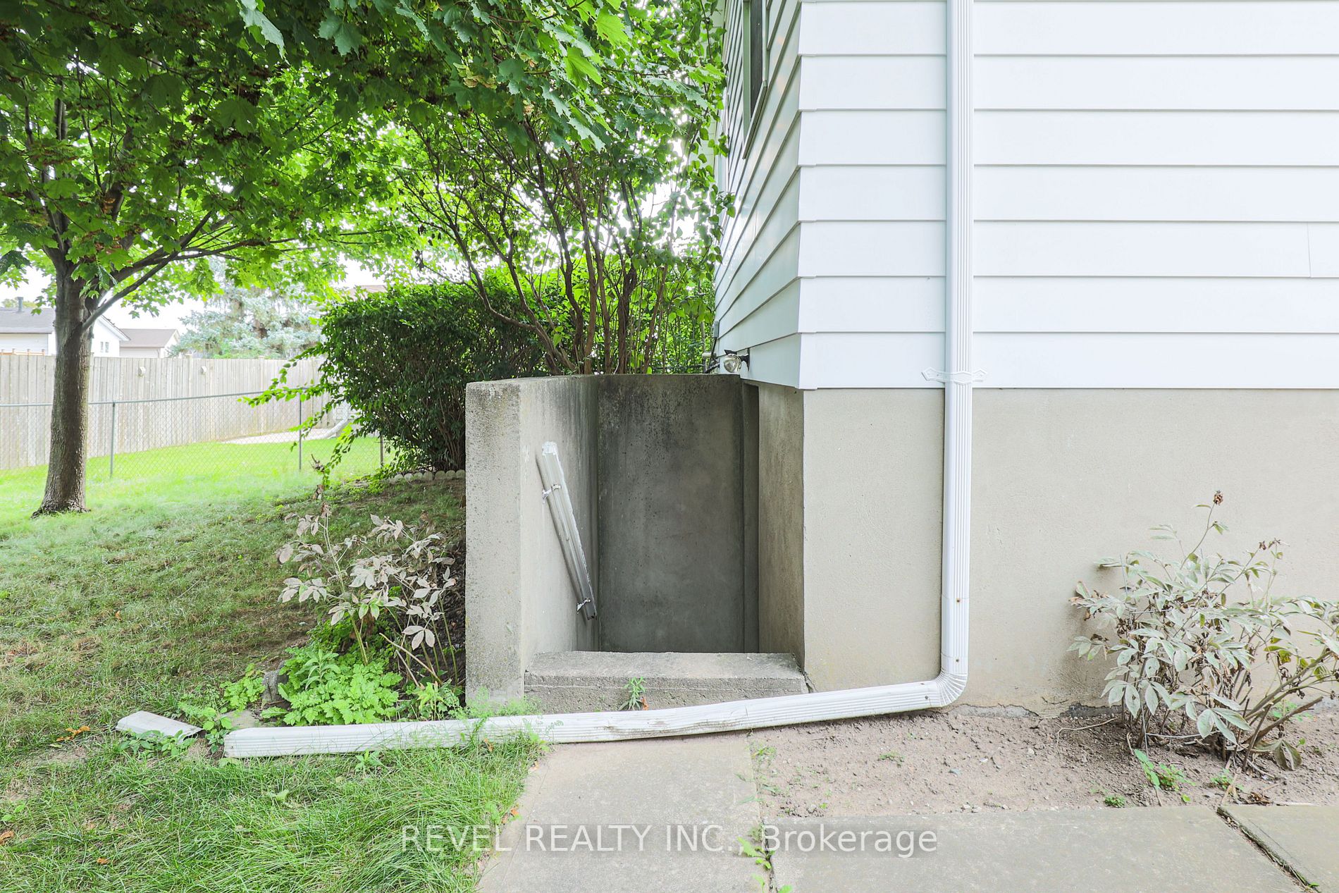 8089 Post Rd