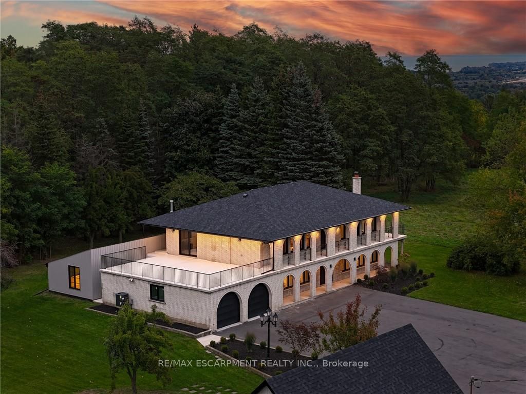 40 Ridge Rd W