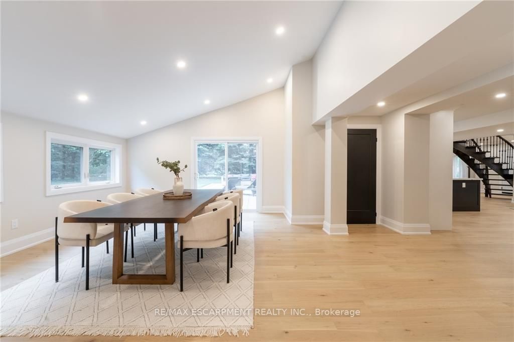 40 Ridge Rd W