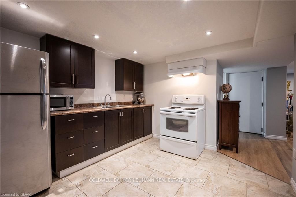 94 Victoria Rd N