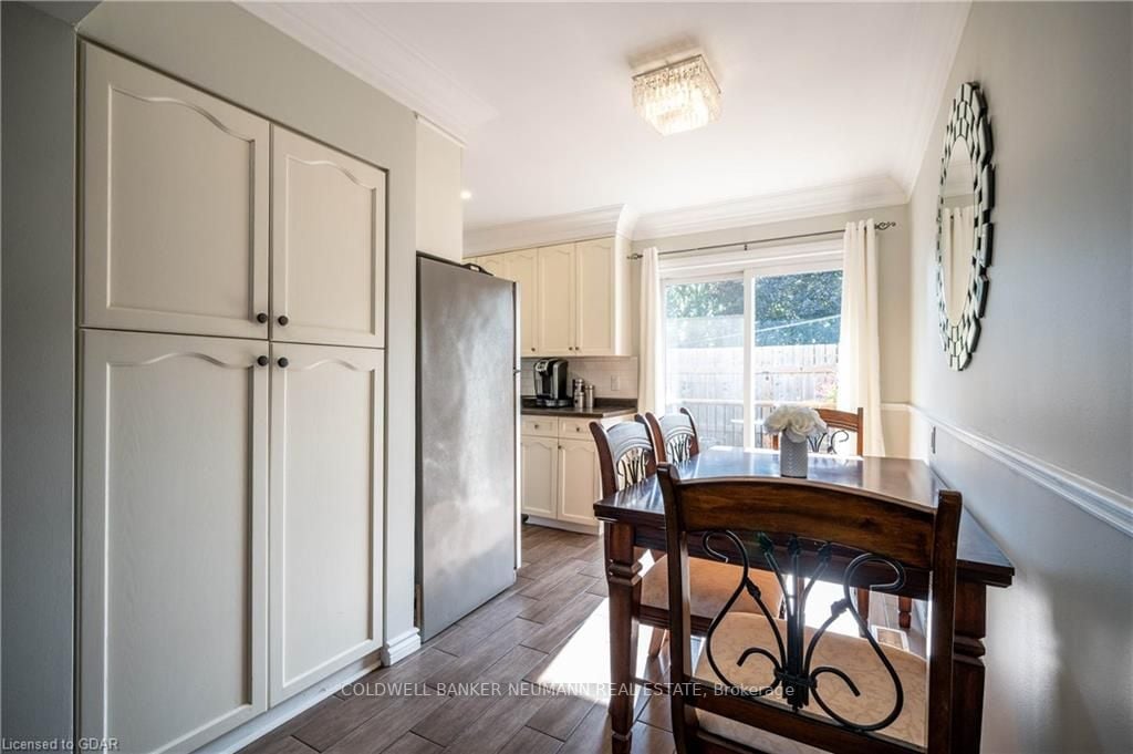94 Victoria Rd N