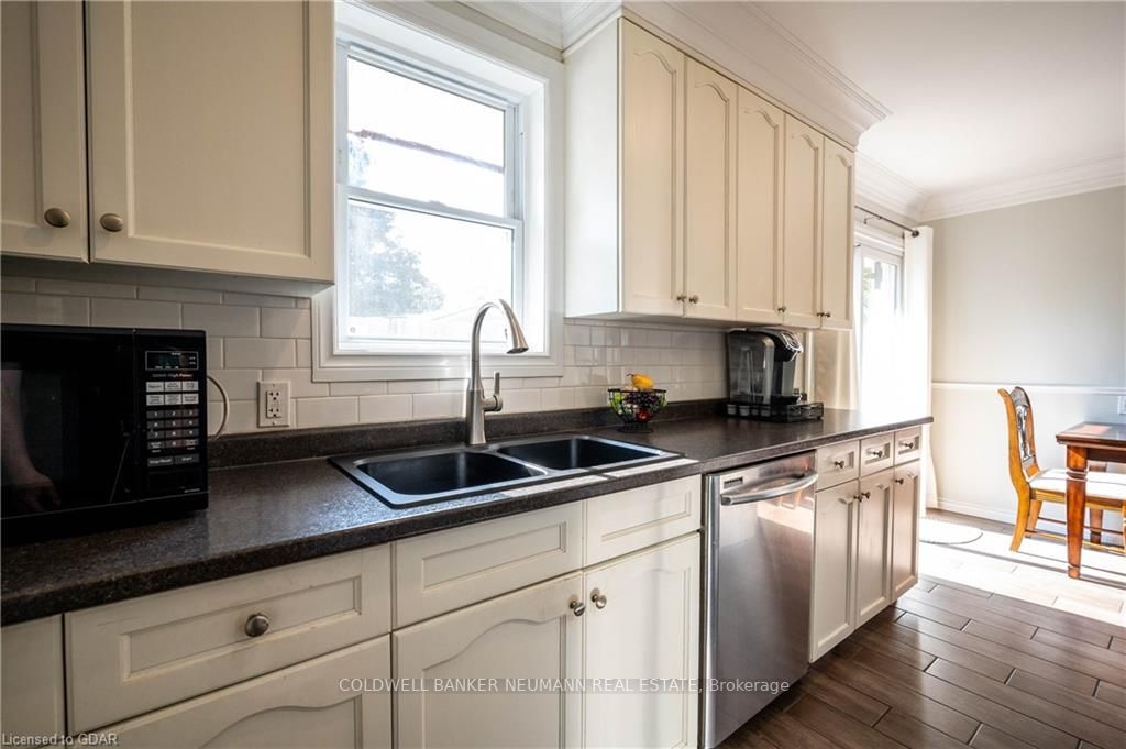 94 Victoria Rd N