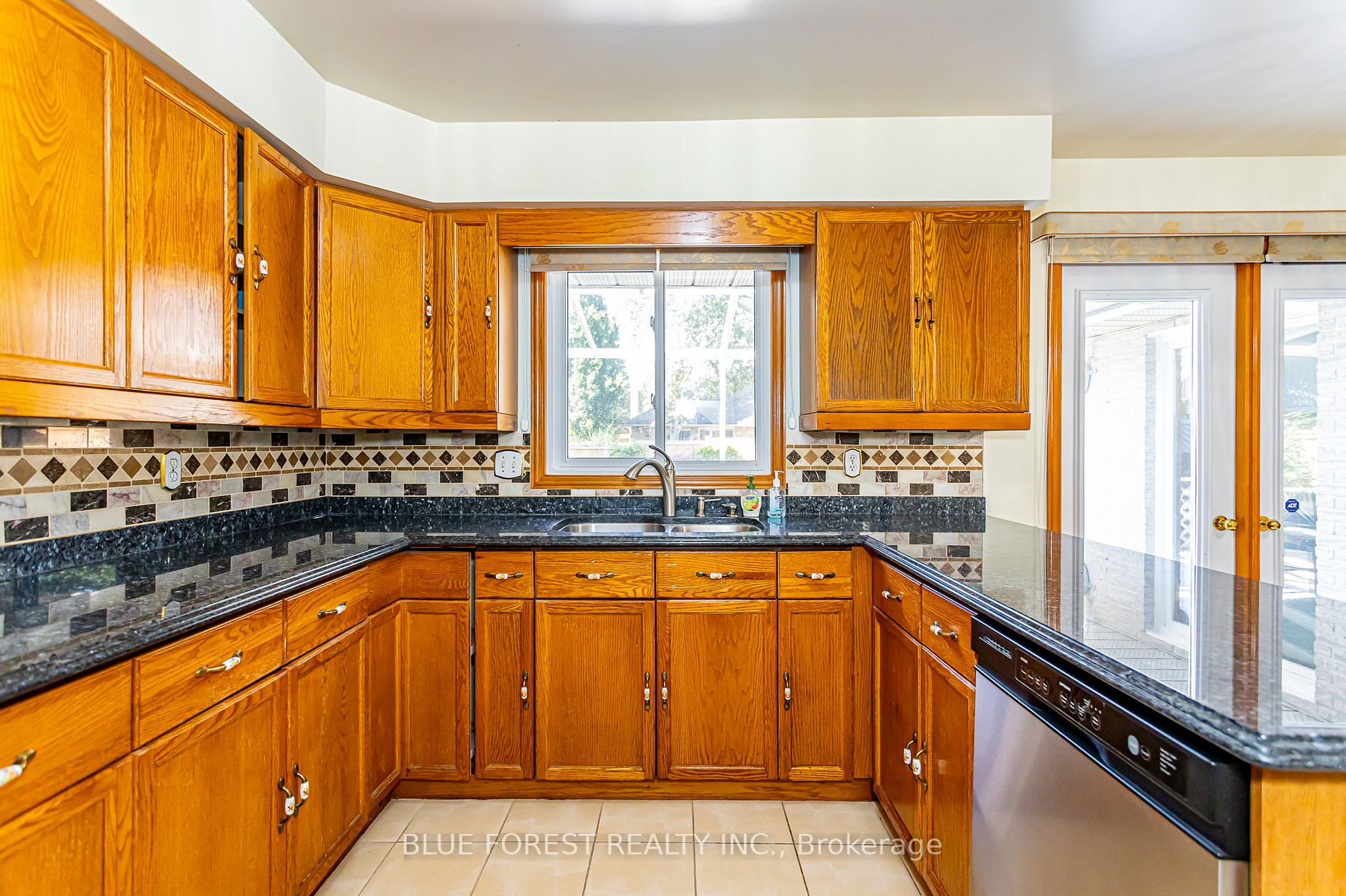 35 Jennifer Gdns