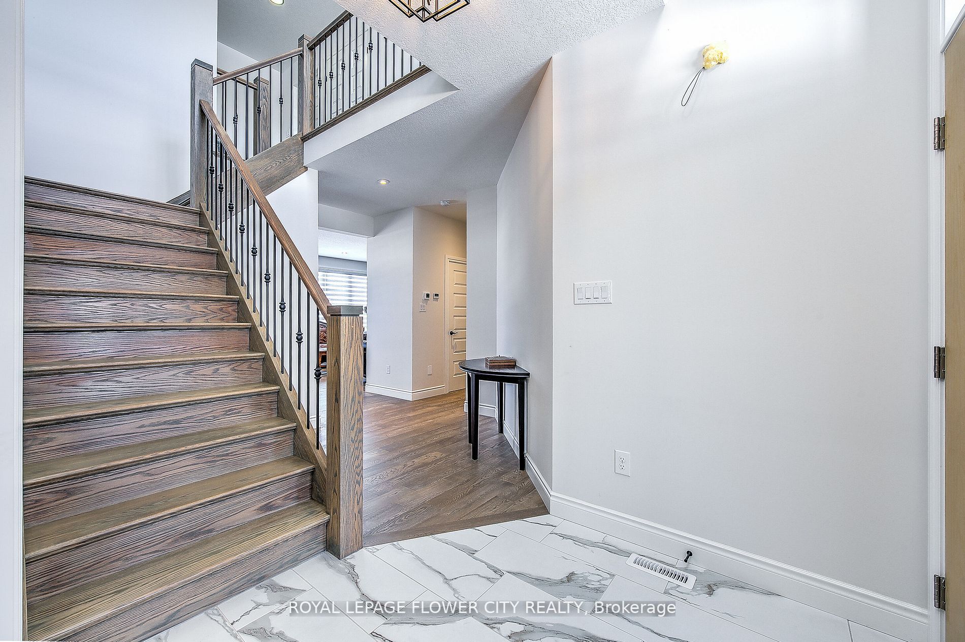 944 Trailsway Ave