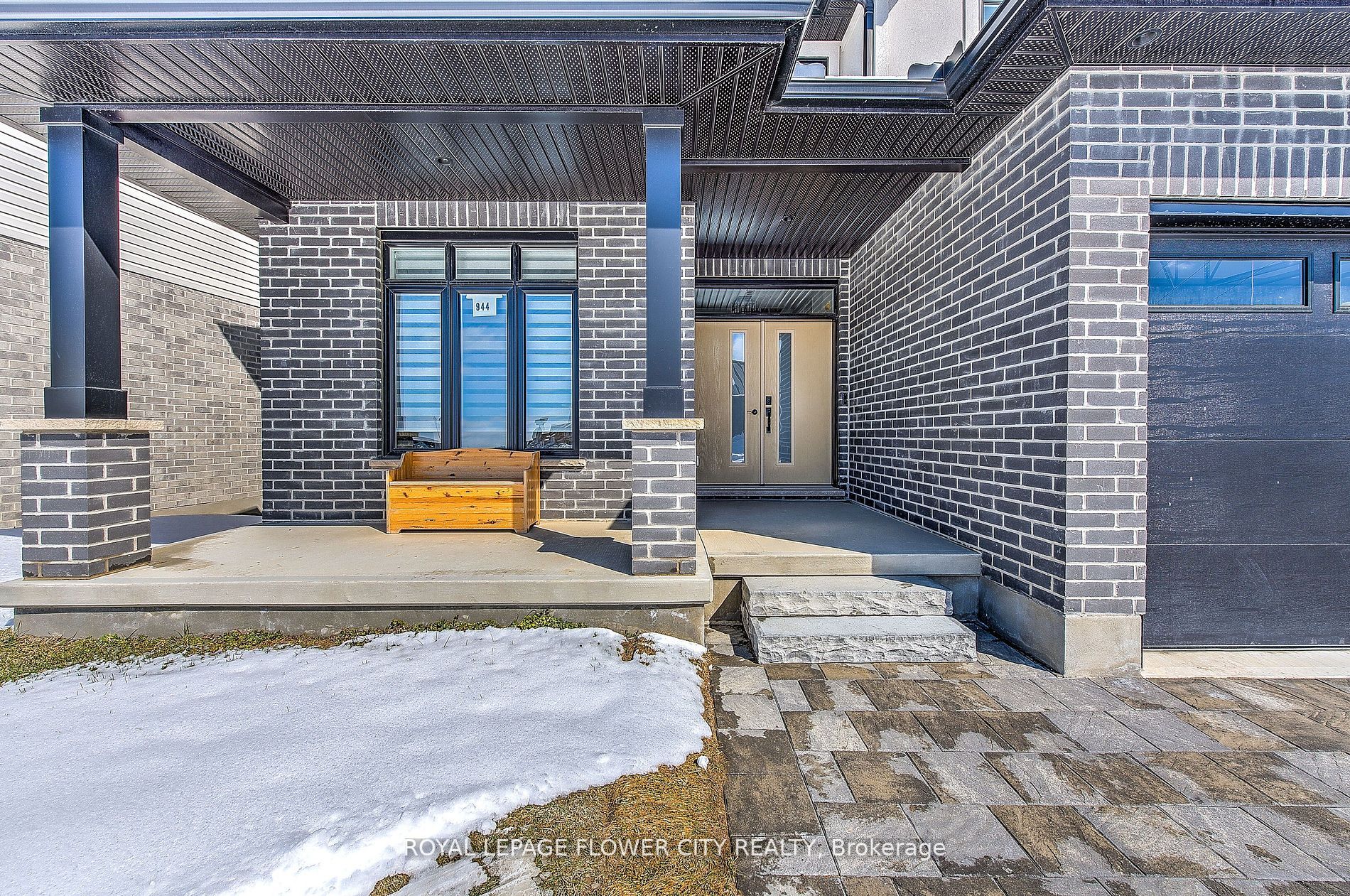 944 Trailsway Ave