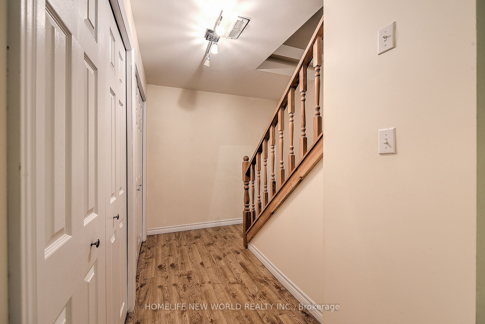 1475 Mickleborough Dr