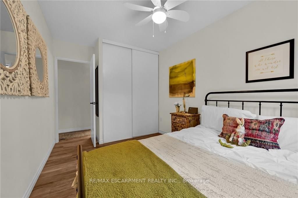 1968 Main St W, #205