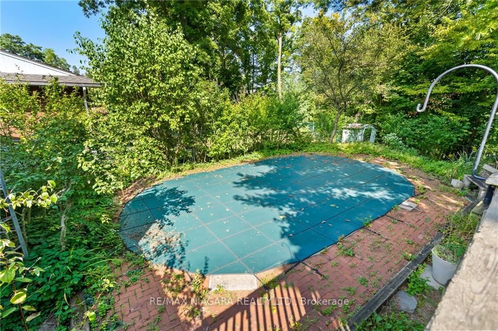 17 Allandale Dr