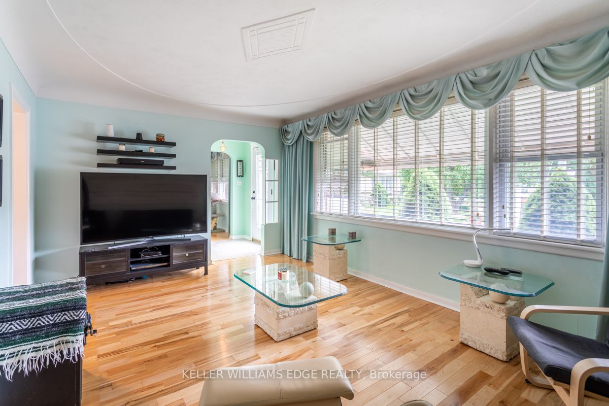11 Brandow Crt