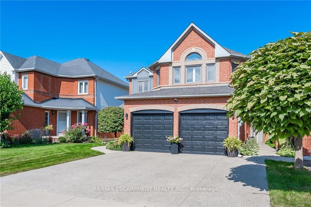 44 Chatsworth Cres