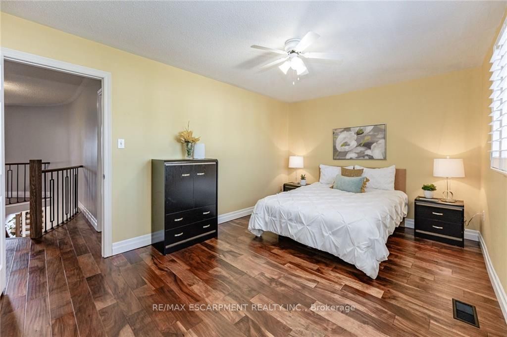 44 Chatsworth Cres