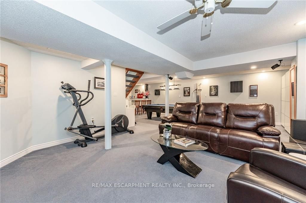 44 Chatsworth Cres