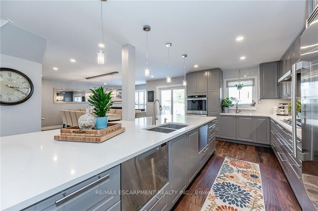 44 Chatsworth Cres