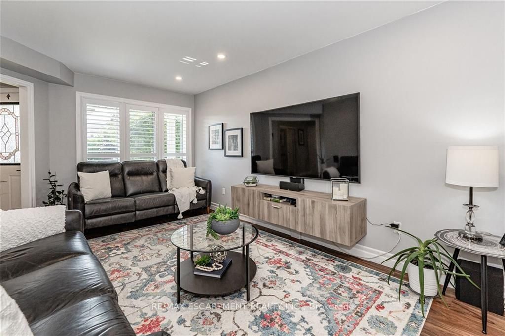 44 Chatsworth Cres