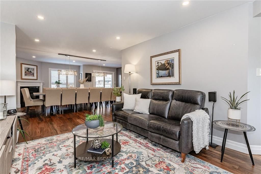 44 Chatsworth Cres