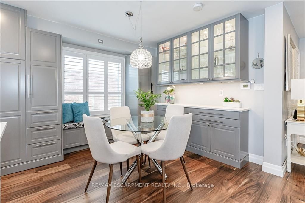 44 Chatsworth Cres