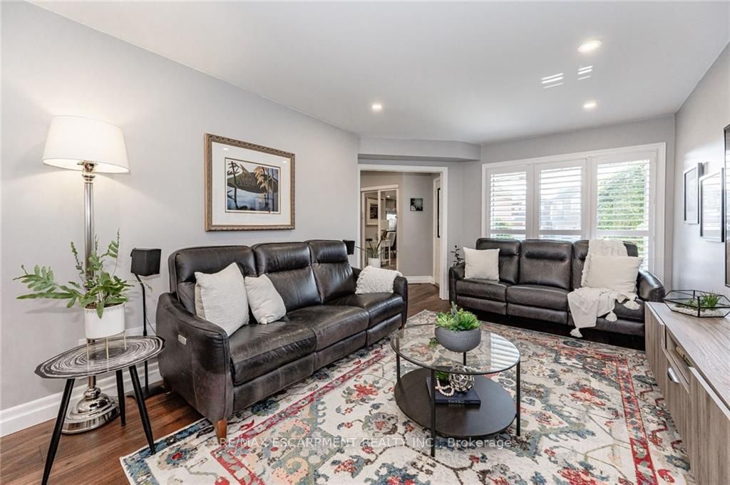44 Chatsworth Cres