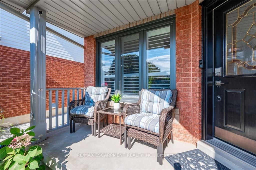 44 Chatsworth Cres