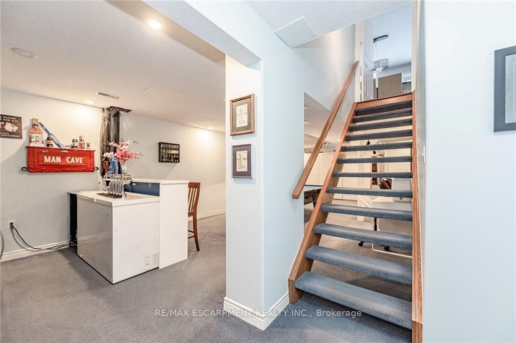 44 Chatsworth Cres