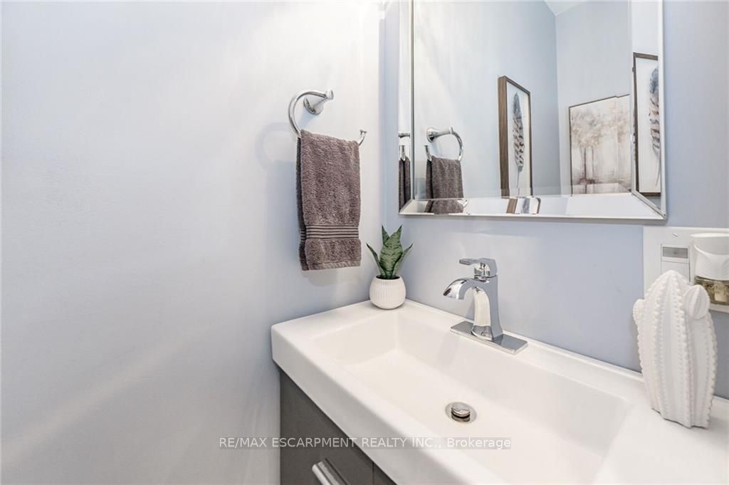 44 Chatsworth Cres