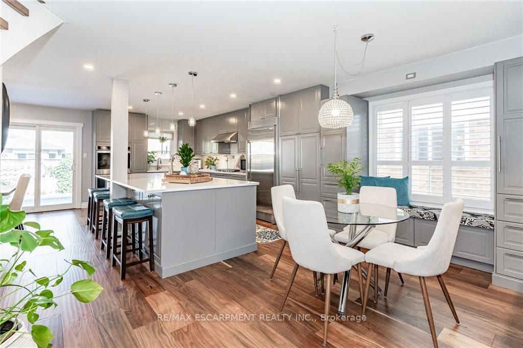 44 Chatsworth Cres
