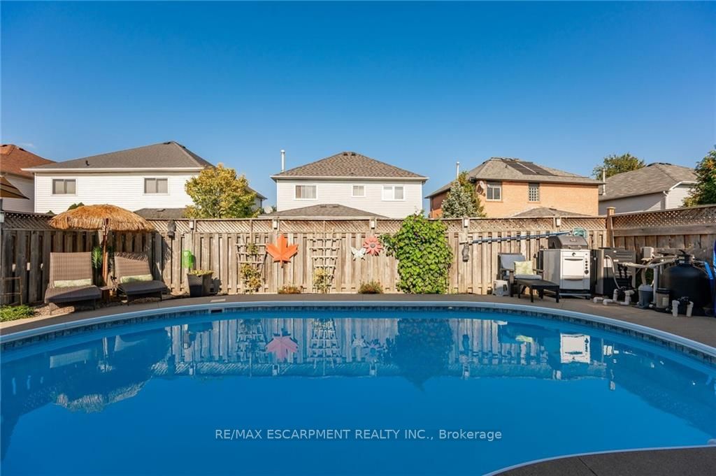 44 Chatsworth Cres