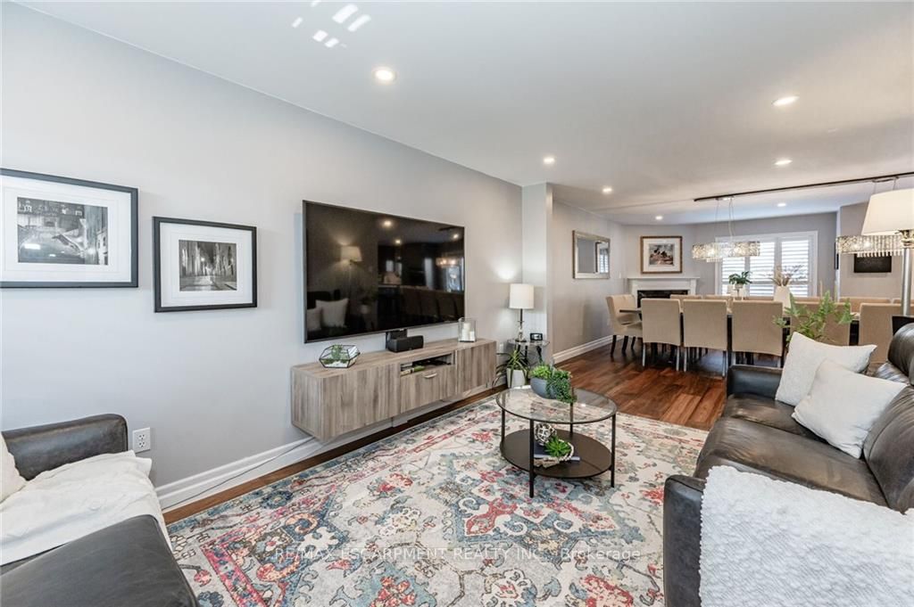 44 Chatsworth Cres