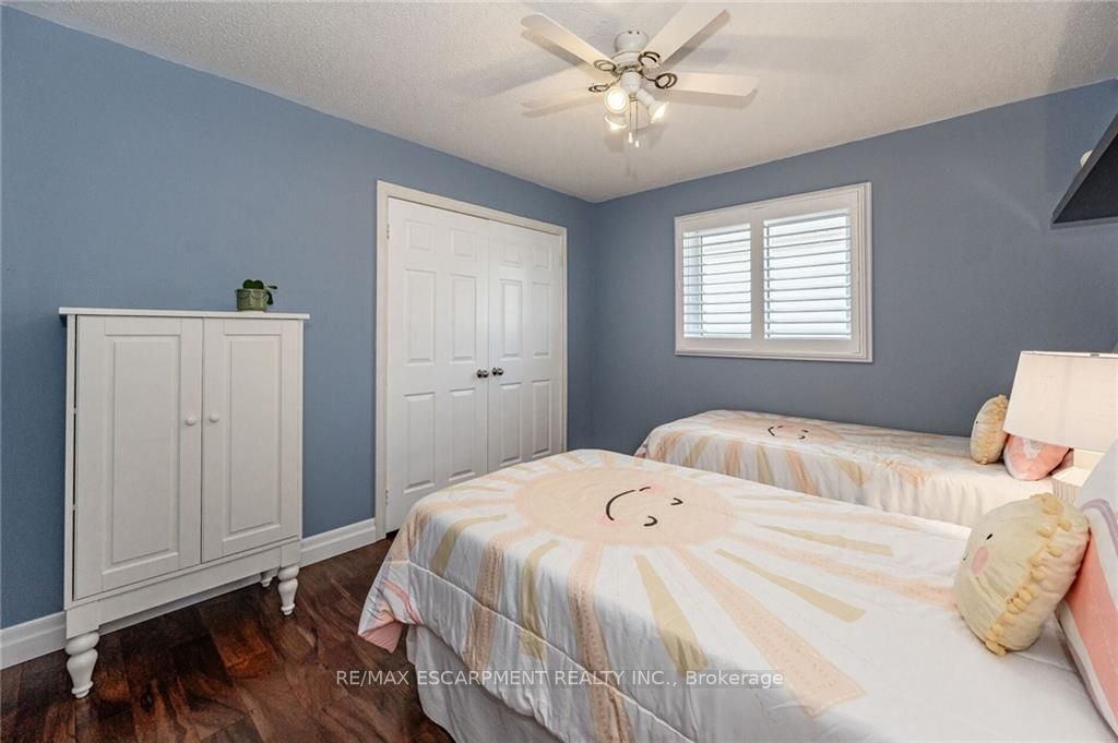 44 Chatsworth Cres