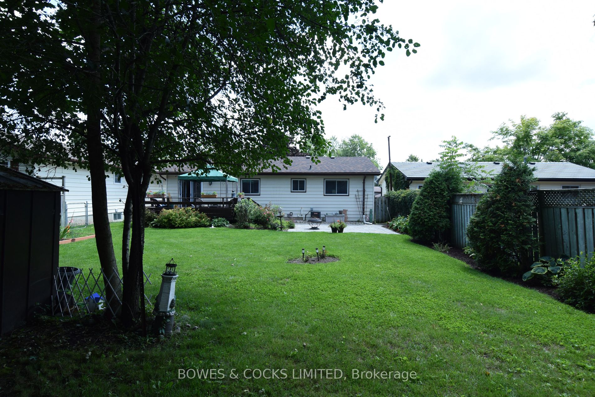 2215 Woodglade Blvd