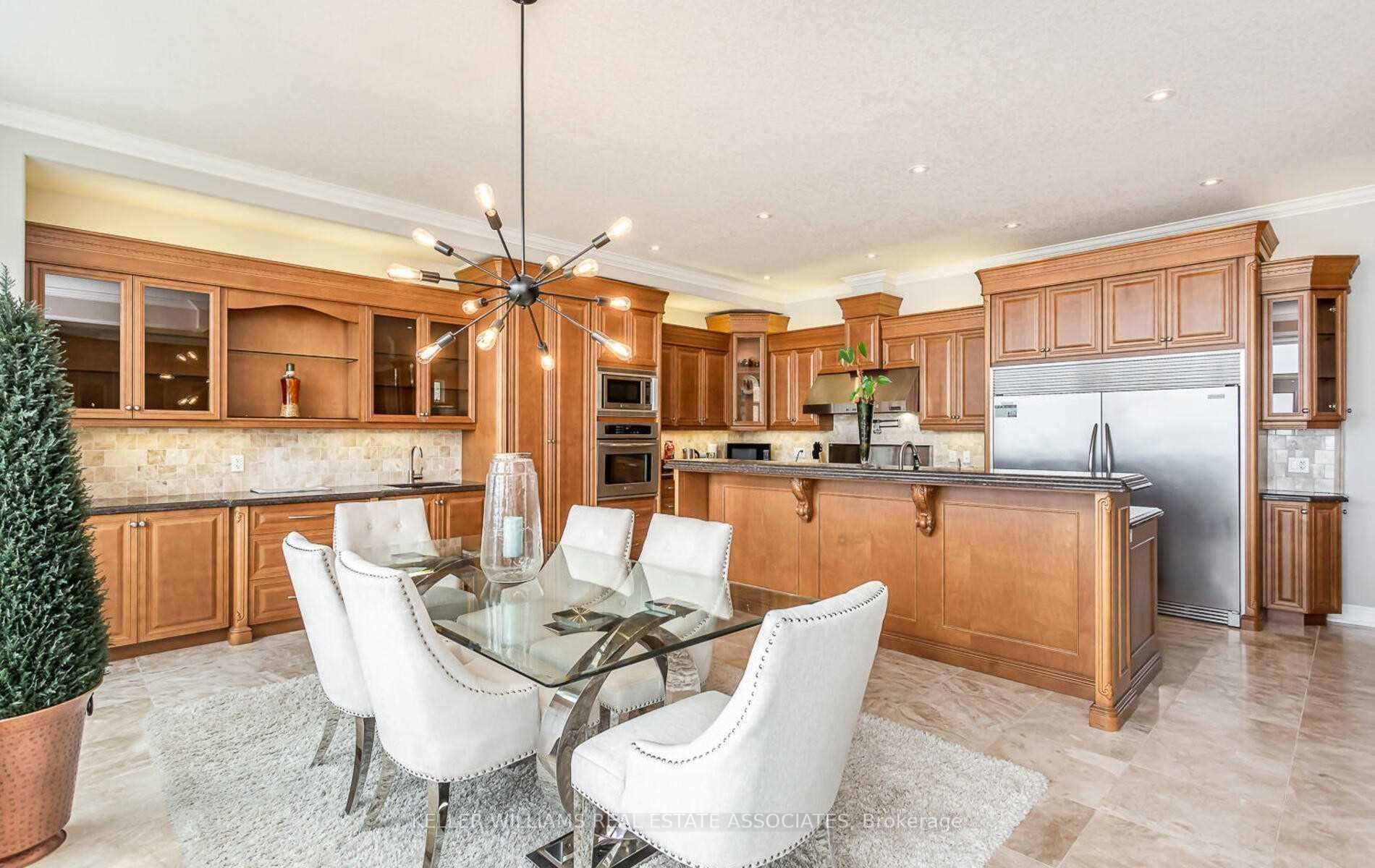 112 Watercrest Dr