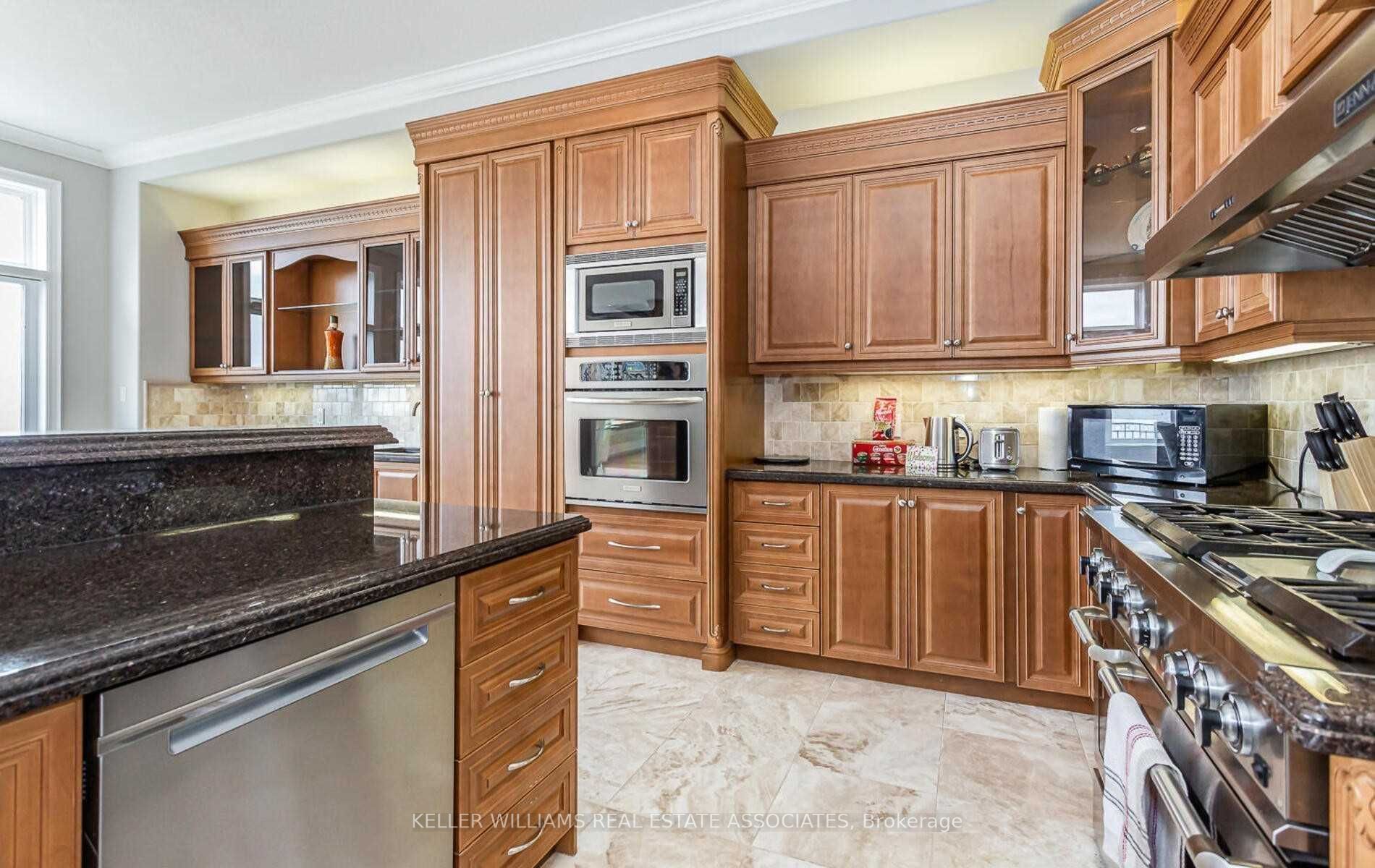 112 Watercrest Dr