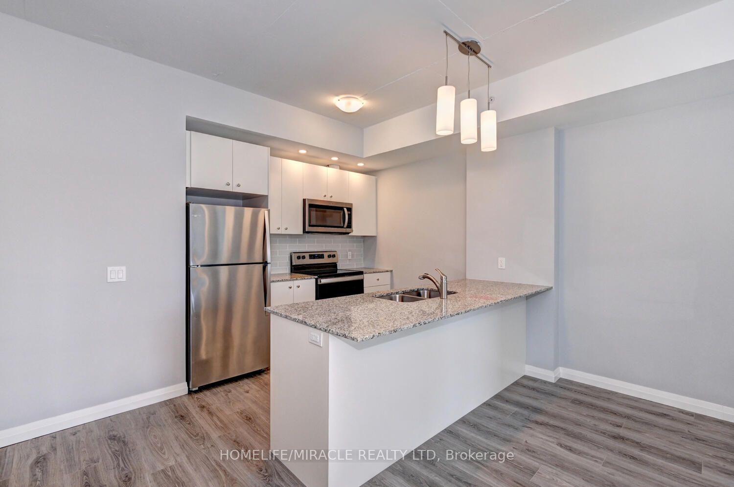 108 Garment Street, #401