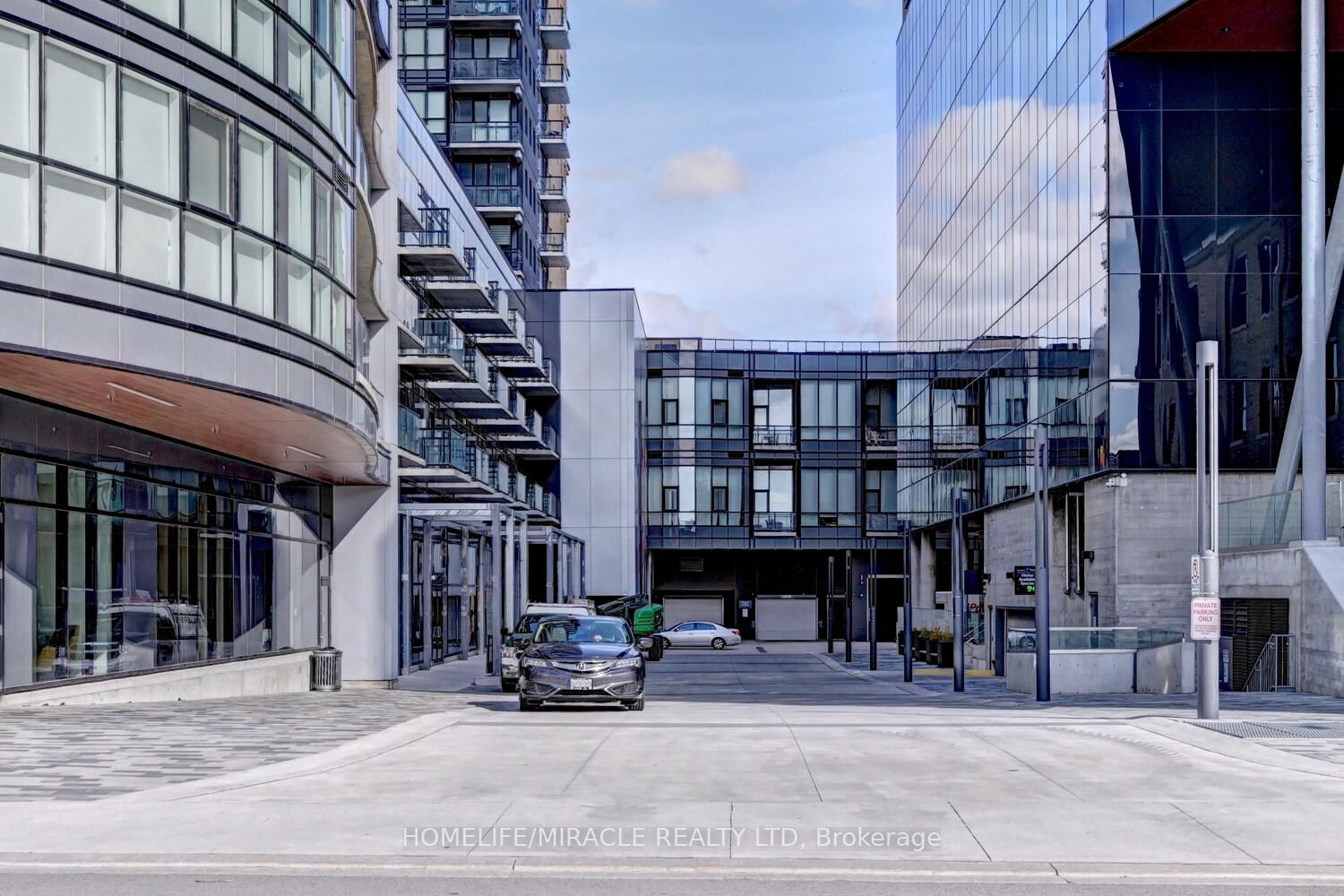 108 Garment Street, #401