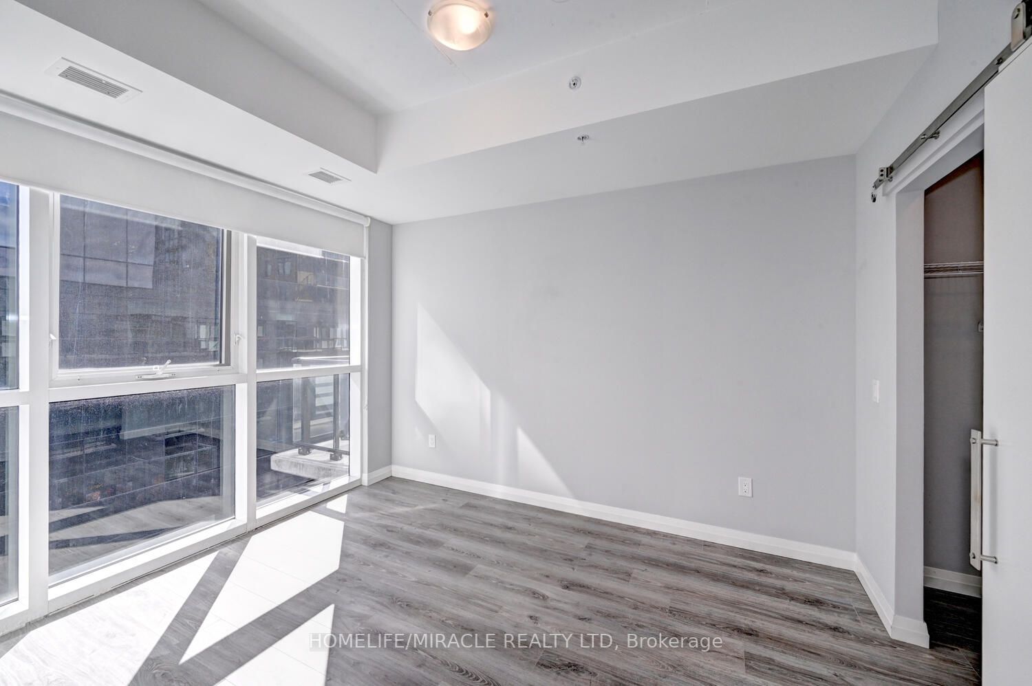 108 Garment Street, #401